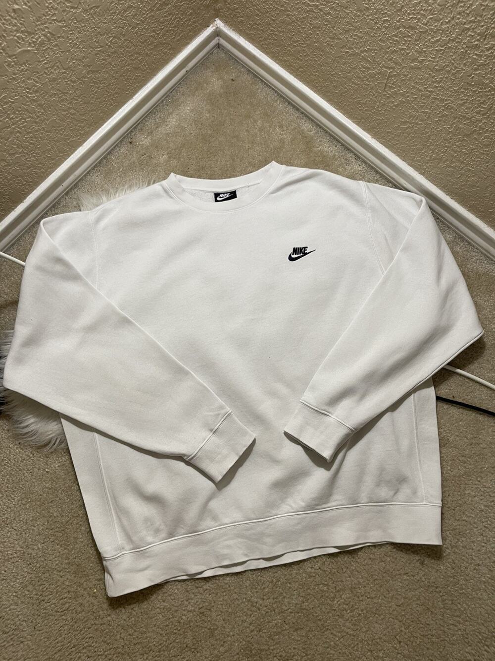 Nike Sweatshirt Mens XL White Crewneck Pullover Embroidered Swoosh Logo